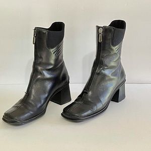 Pre~Loved Aquatalia Boots